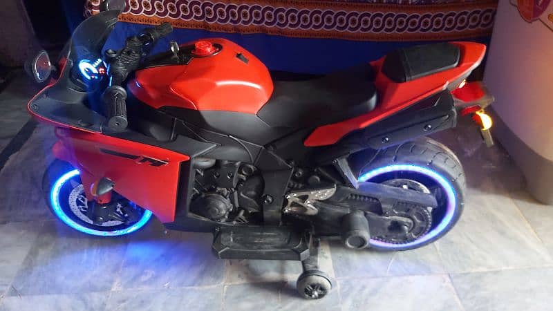 Electric Battery Operated R1 Bike Ride (10%9) condition 2