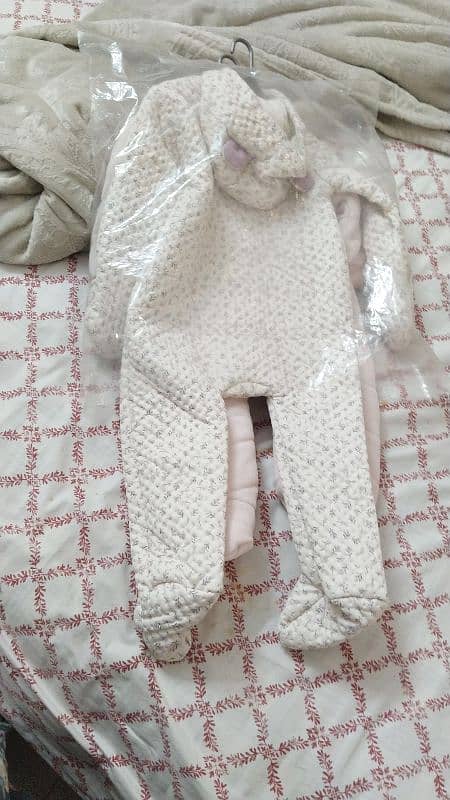 super soft. full heavy covered suit for 1 year baby girl. 3