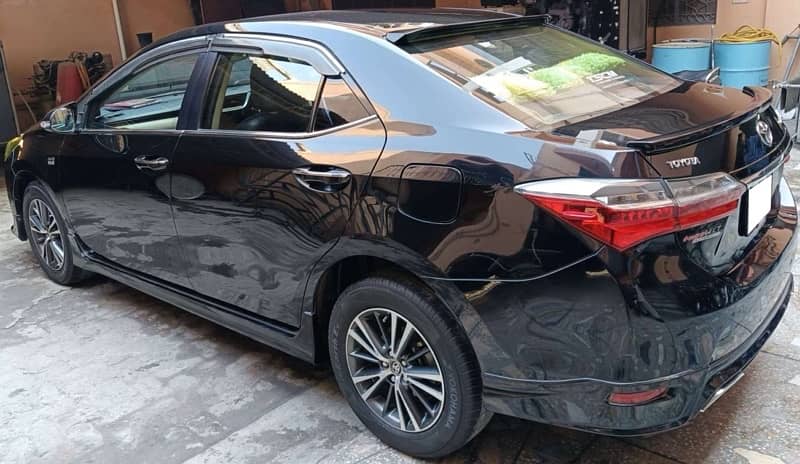 Toyota Corolla Altis 2019 4