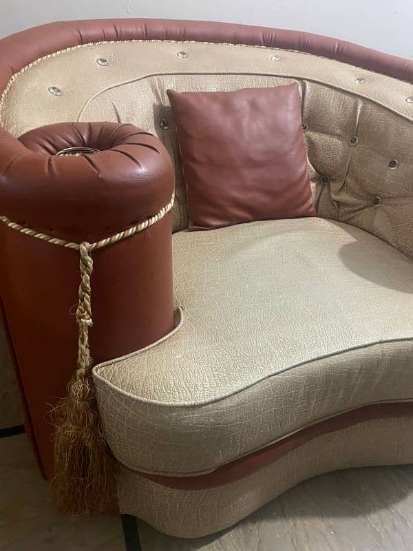 wood sofa seat 5 seater URGENT 2