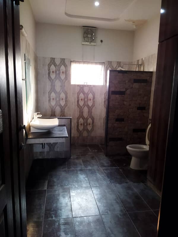 10 MARLA 3 BEDROOM APARTMENT AT FIRST FLOOR FOR RENT IN ASKARI -11 LAHORE. 1