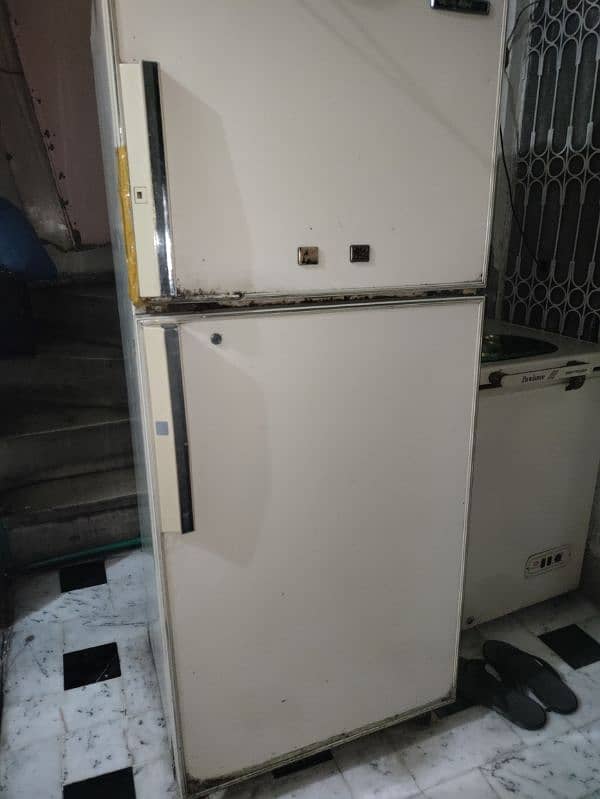 refrigerator. in good condition . 0