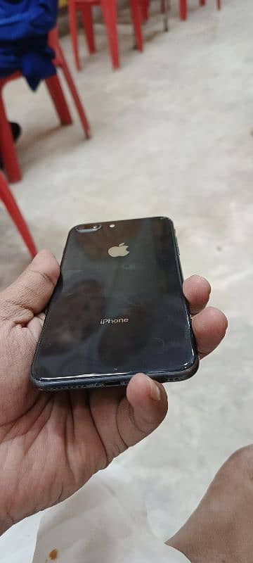 iphone 8 plus 64 GB bypass 1