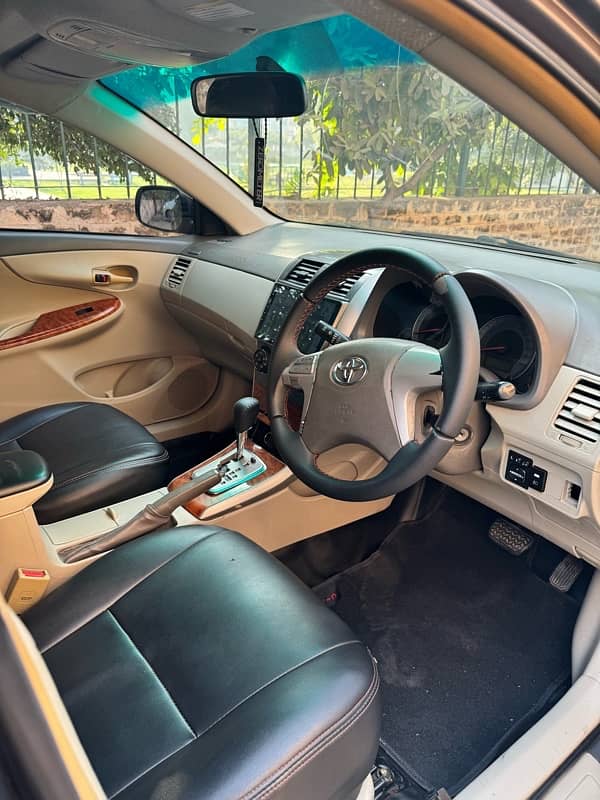 Toyota Corolla Altis SR sunroof 8