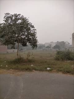 Spacious 1 Kanal Plot for Sale - Prime Location in DHA Lahore