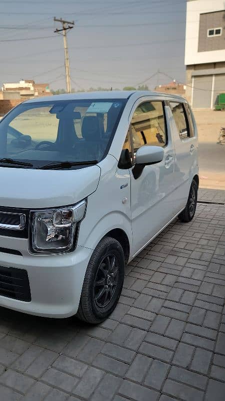 Suzuki Wagon R hybrid  2022 ( fuel average 25+] I'm city 1