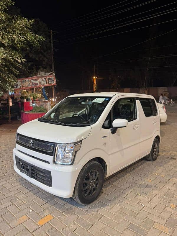 Suzuki Wagon R hybrid  2022 ( fuel average 25+] I'm city 10