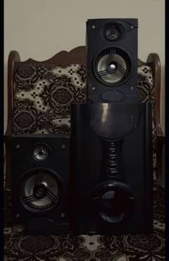 Amplifier/Woofer And 2 Speakers