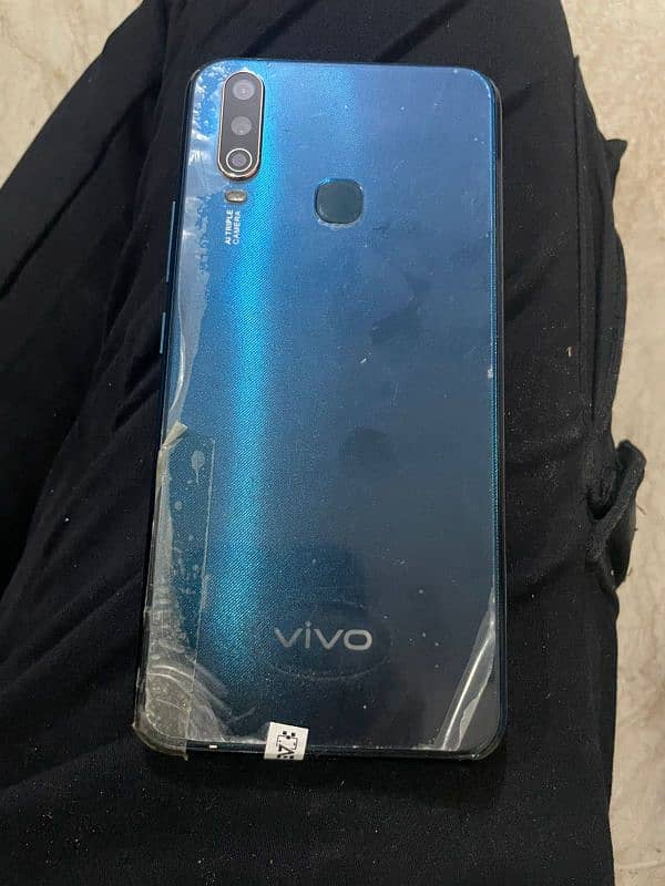 Vivo y17 10 10 condition 8gb 256 storage 1