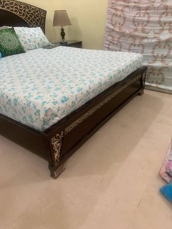 king bed with dresser 3