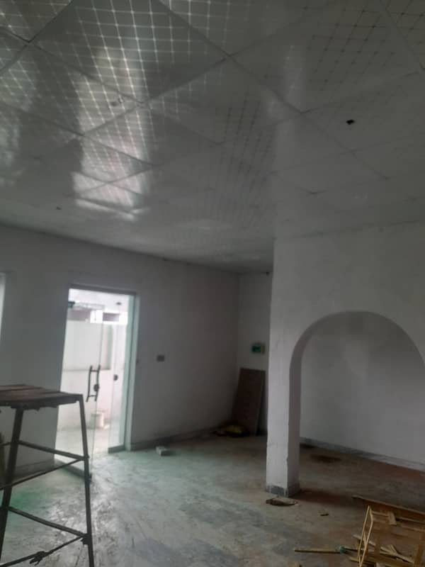 Dhai kanal commercial building for rent for school and office aur wear house ka lia khali ha 13