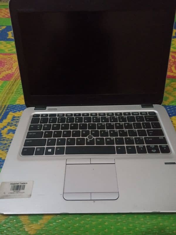 HP laptop 8 GB 3