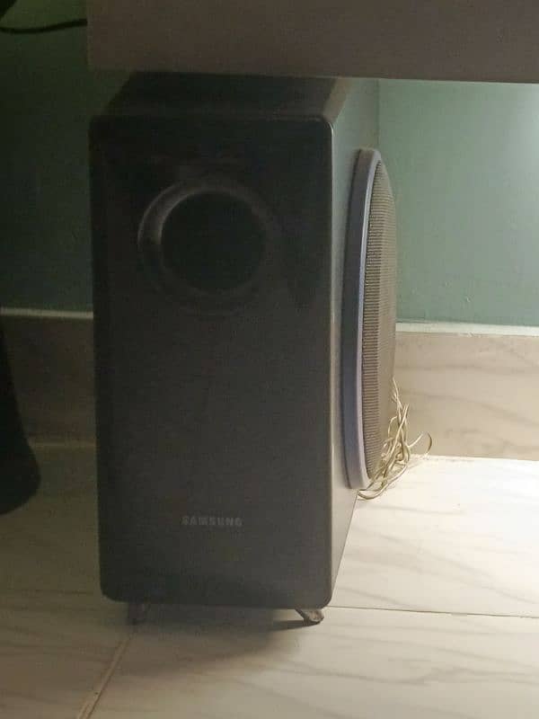 samsung HT-Q100 Home Theater 5.1 DVD 1