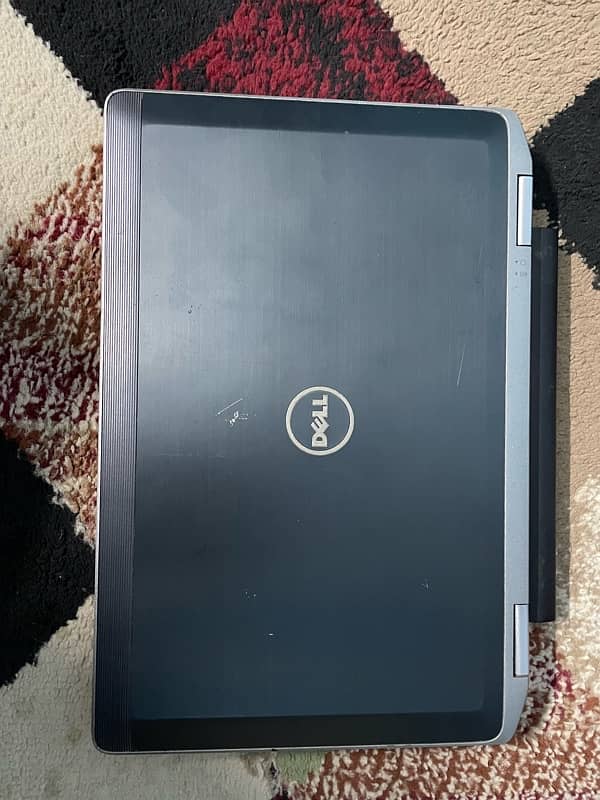 Dell Laptop 3