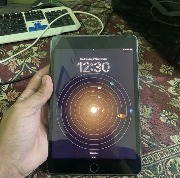 Ipad mini 5 64gb with box 0