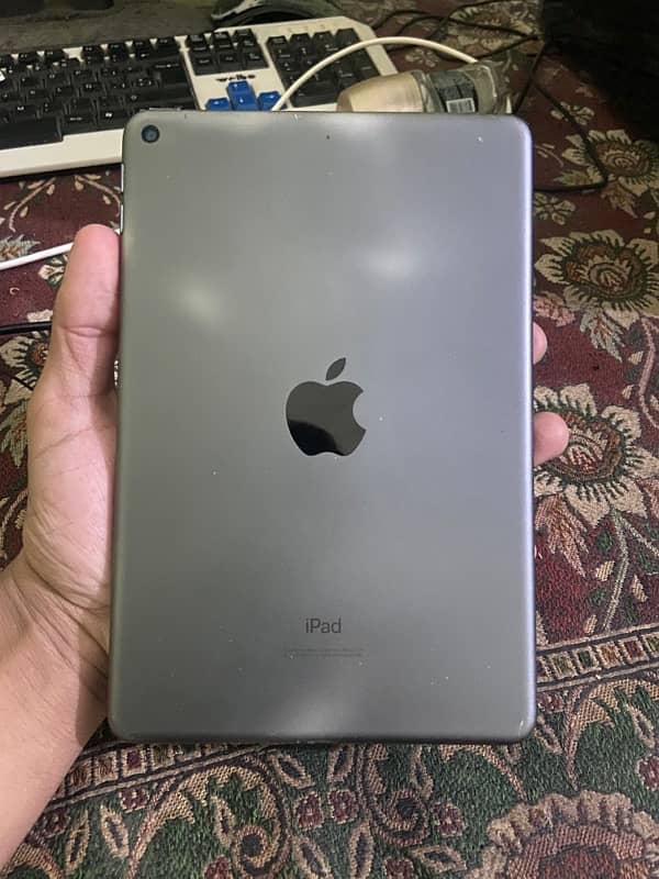 Ipad mini 5 64gb with box 1