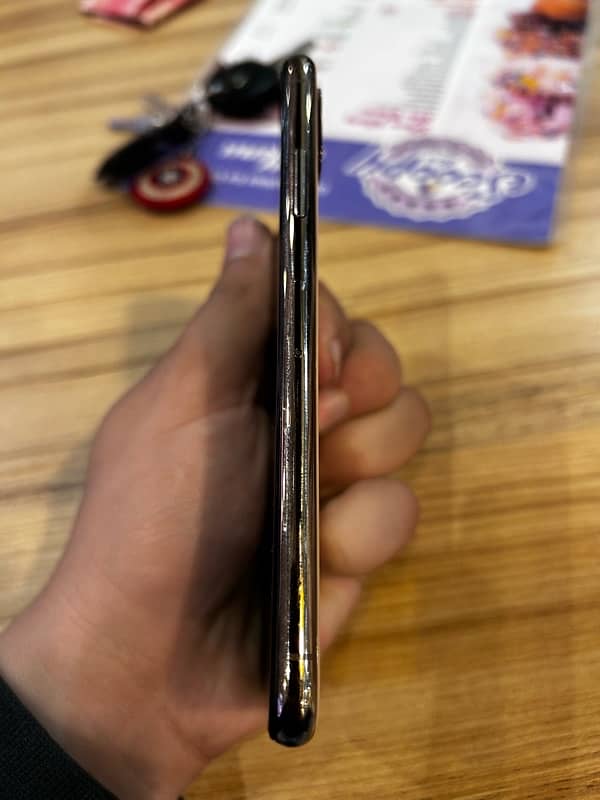 iPhone XS non pta 4