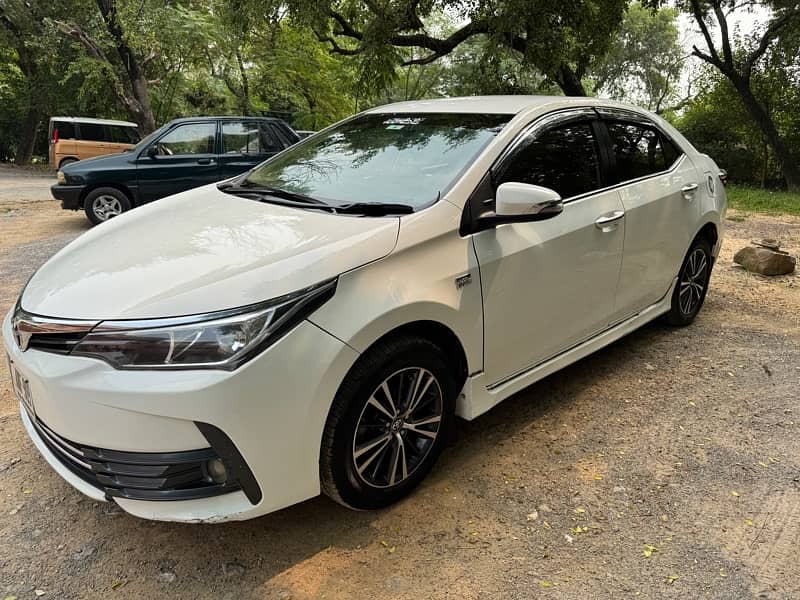 Toyota Corolla Altis 2018 1