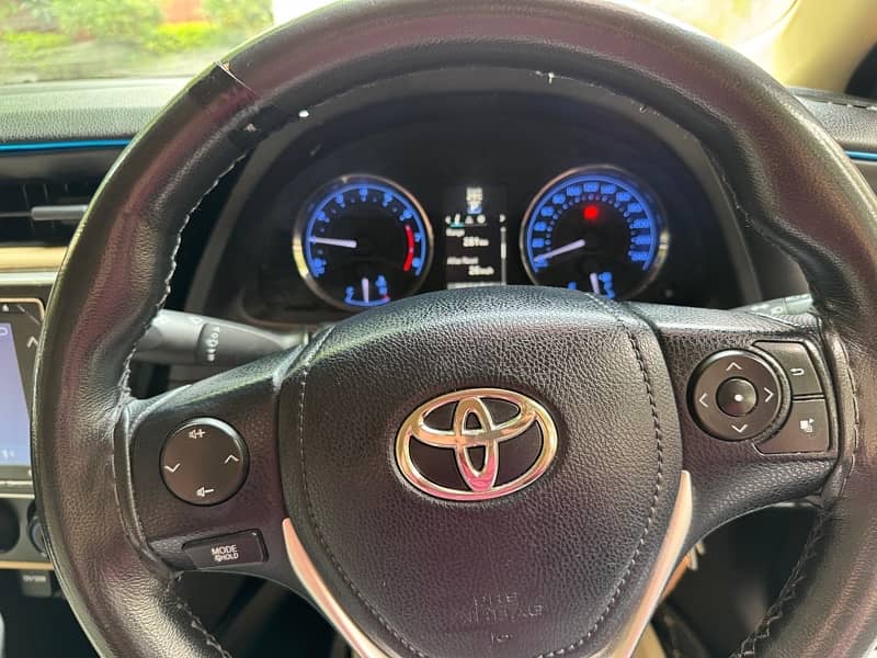 Toyota Corolla Altis 2018 13