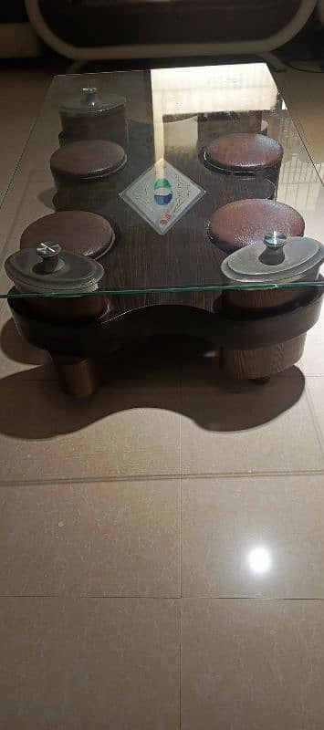 Centre table with 4 wooden stools 1