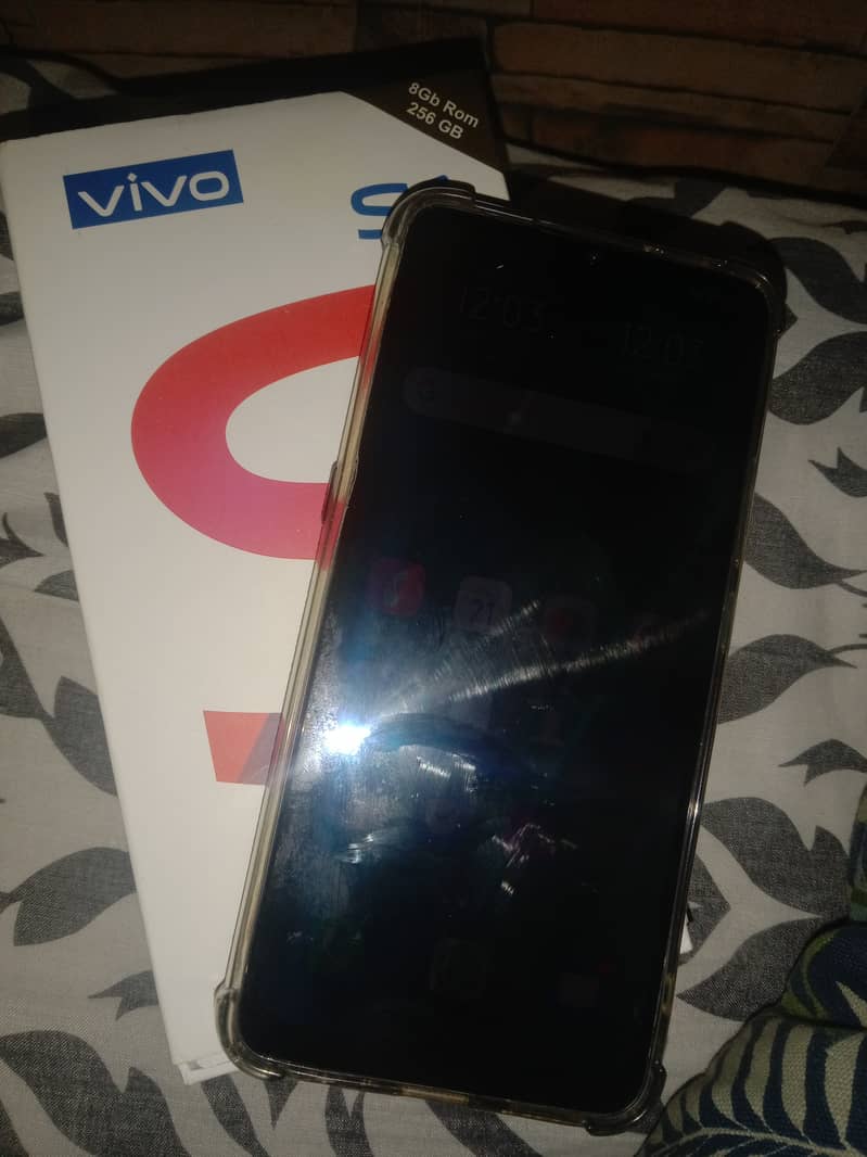 Vivo S1 8/256 0