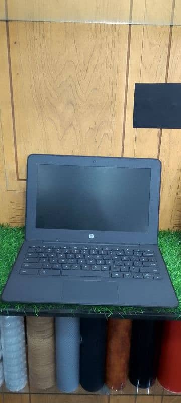 chrome book HP 4,32gb 1