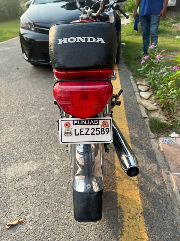 Honda CD70 2011 3