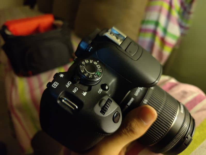 Canon 700d DSLR CAMERA in Mint Condition 2