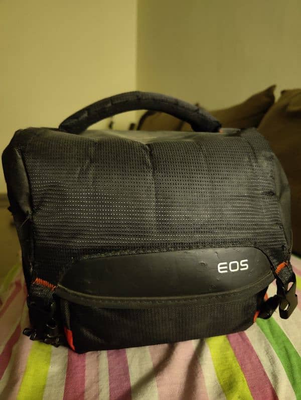 Canon 700d DSLR CAMERA in Mint Condition 8