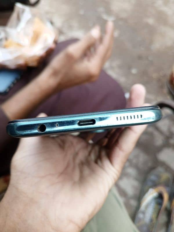 infinex note 11 pro  condition 10/9 just finger work nahi karta 4