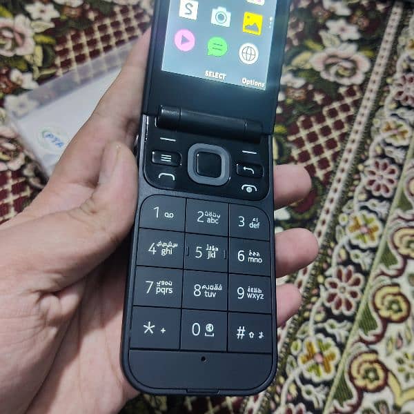 Nokia 2720 Flip - Keypad Mobile Phone 3