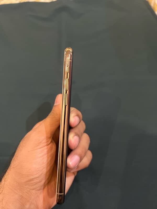 iphone xs 1