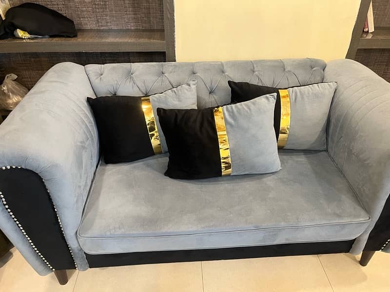 7 seater sofa with 4 table seats 1