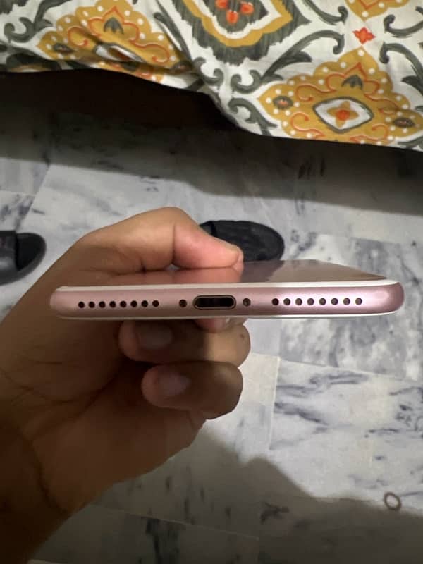 iPhone 7plus | new condition | 10 by 10 | 128 gb 3