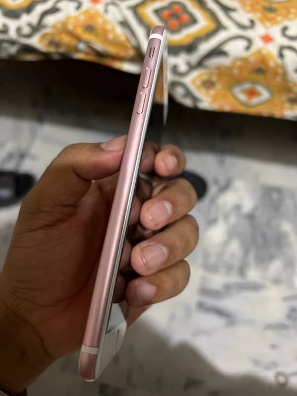 iPhone 7plus | new condition | 10 by 10 | 128 gb 4