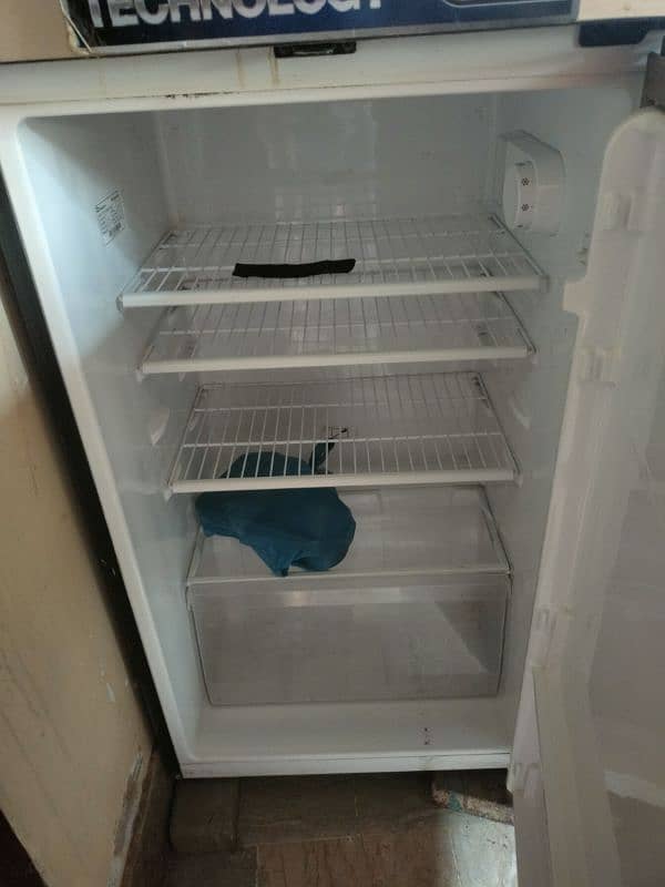 fridge sale 5,to 6 month used 3