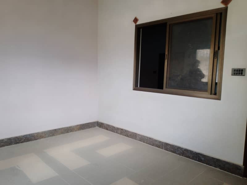 3 bed lounge 1st floor portion for rent 10