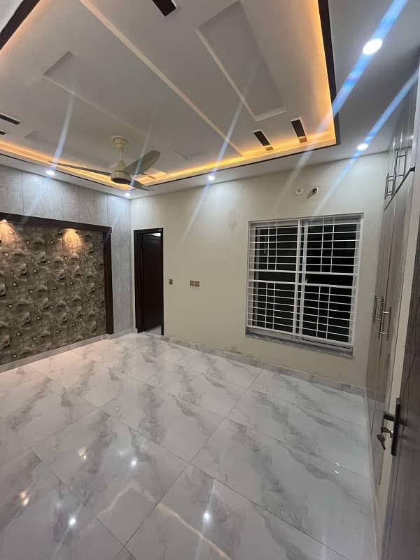 defence raya 5 Marla Brand New Luxury House Available for Rent in Bahria Town Lahore 8