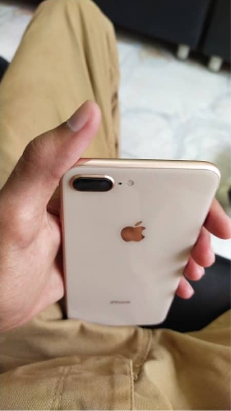 iPhone 8 Plus 2