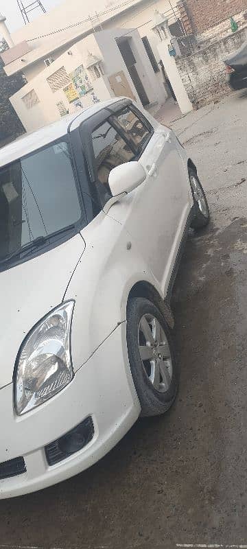 Suzuki Swift 2012 1