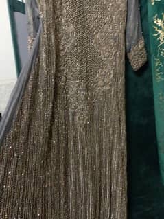 havyy bridal maxi 95000 ka banwaya tha