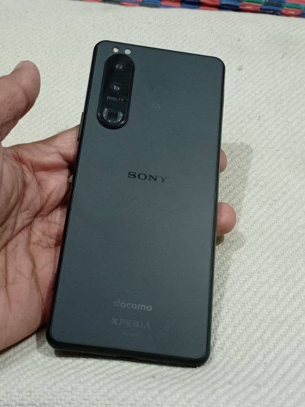 Sony Xperia 5 Mark 3. 2