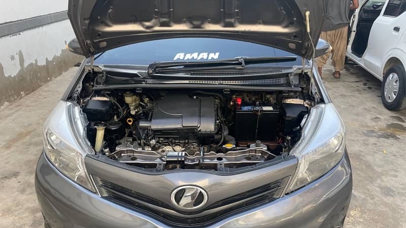 Toyota Vitz 2016 4