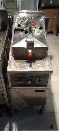 broast machine new imported 1 year warranty, pizza oven,dough machine