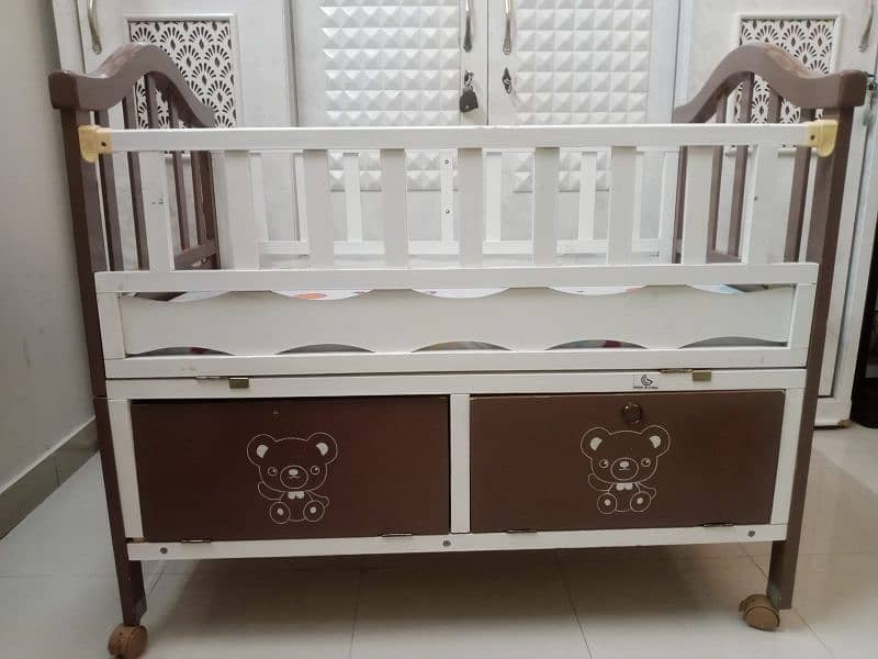 BABY COT 4