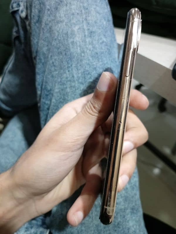 iPhone Xs 64 GB Non PTA 1