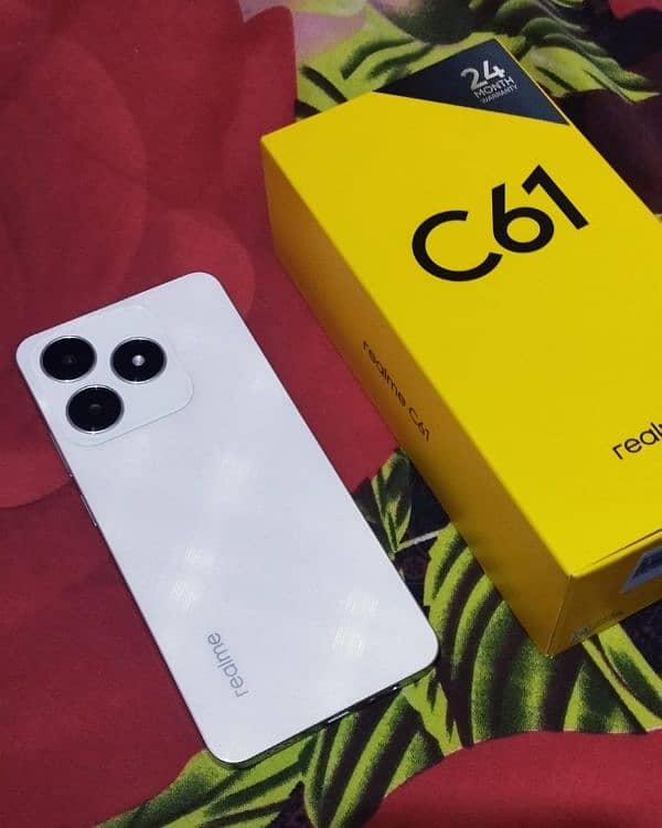 Realme C61 0