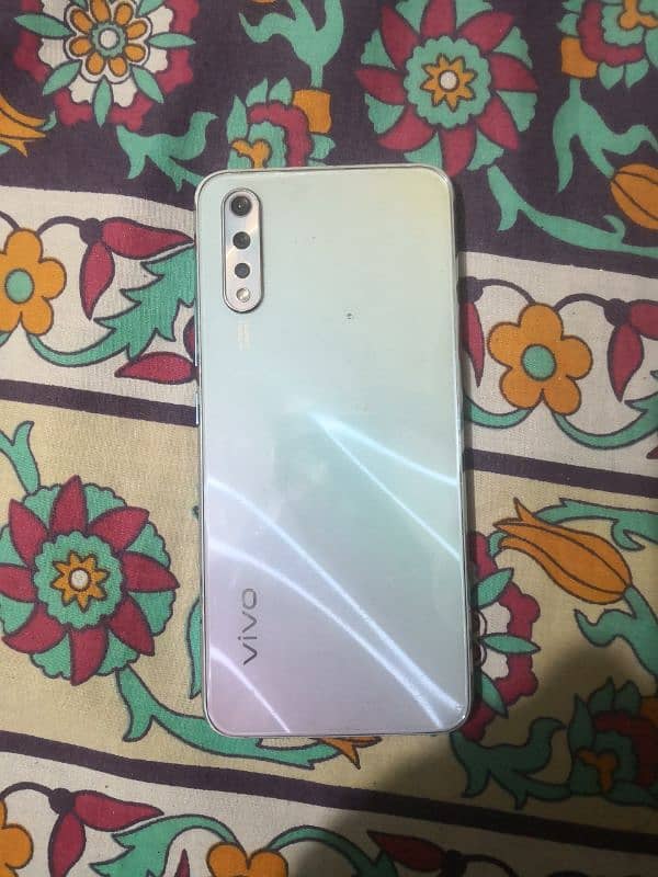 vivo s1 6/128 0