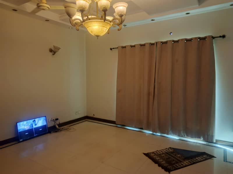 10 Marla House Available For Rent In DHA Phase 5 8