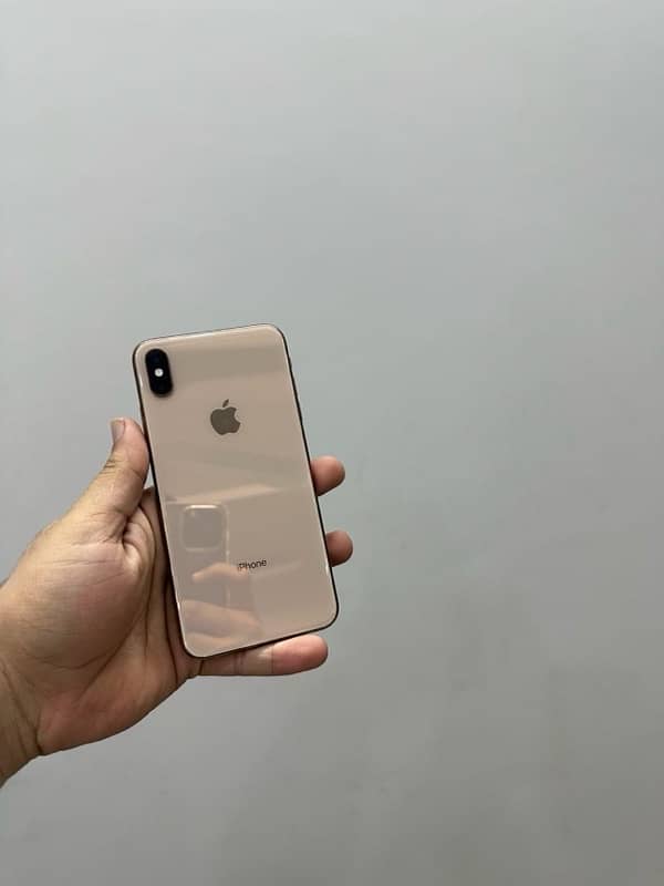 Iphone xsmax 64 gb pta approved golden clr 1